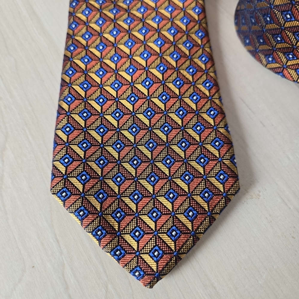 NWT!🇨🇦 DION Elegant Geometric Tie in Gold Yellow and Blue